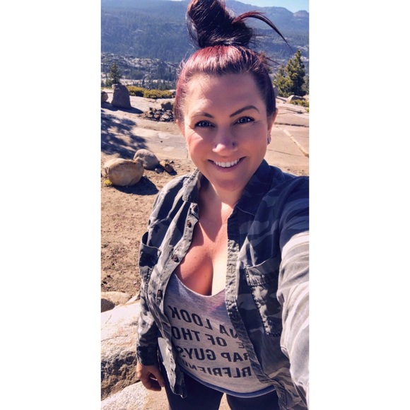 Meet your Posher, Nicole - Picture 7 of 8